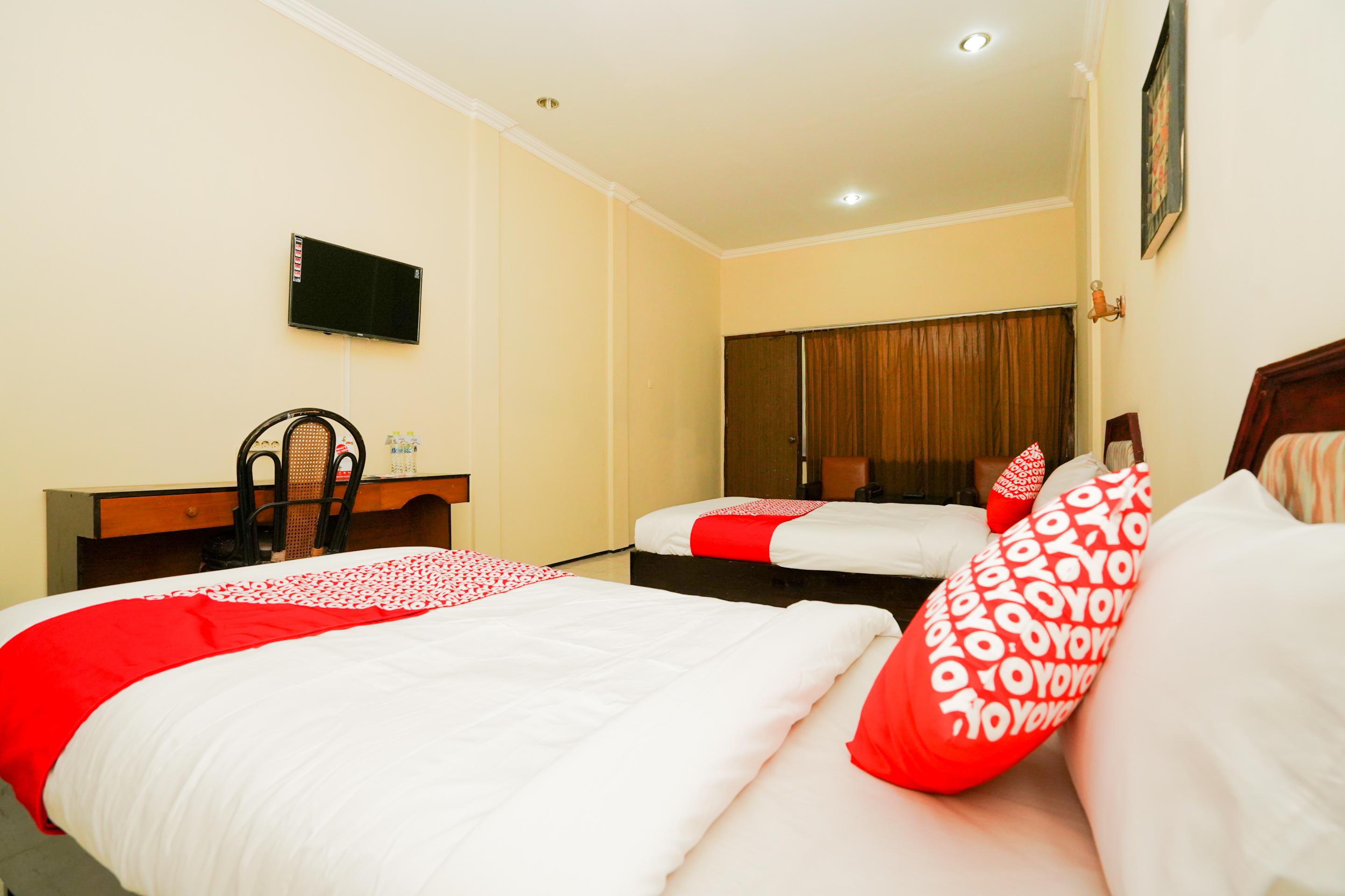 פרובולינגו Oyo 1652 Hotel Tampiarto מראה חיצוני תמונה