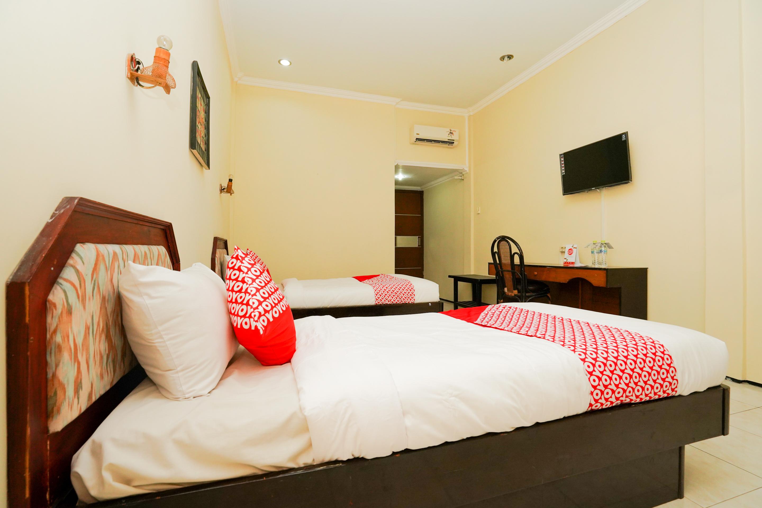 פרובולינגו Oyo 1652 Hotel Tampiarto מראה חיצוני תמונה