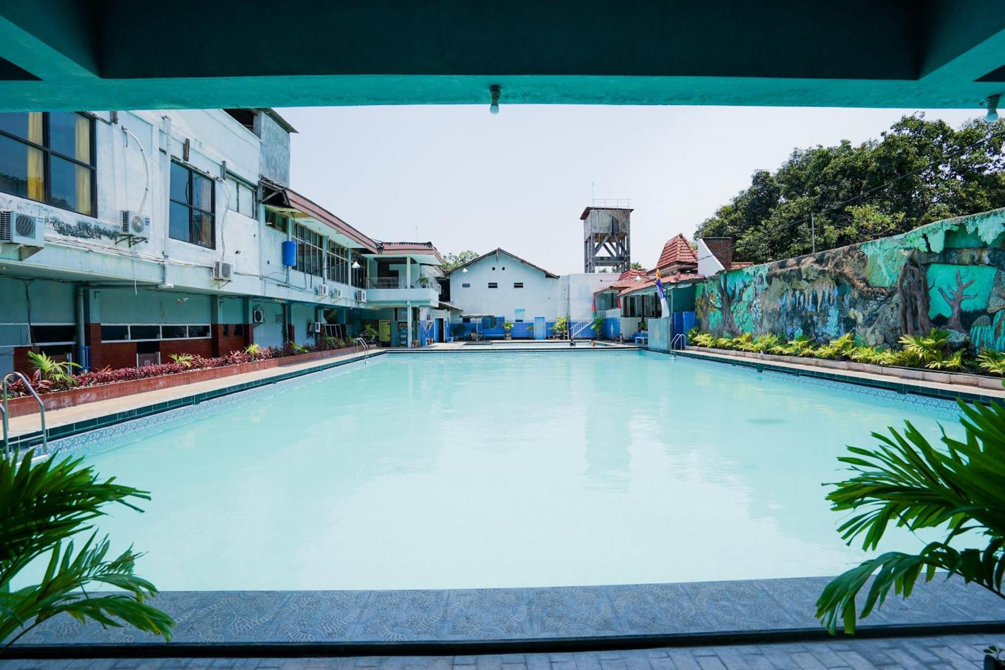 פרובולינגו Oyo 1652 Hotel Tampiarto מראה חיצוני תמונה