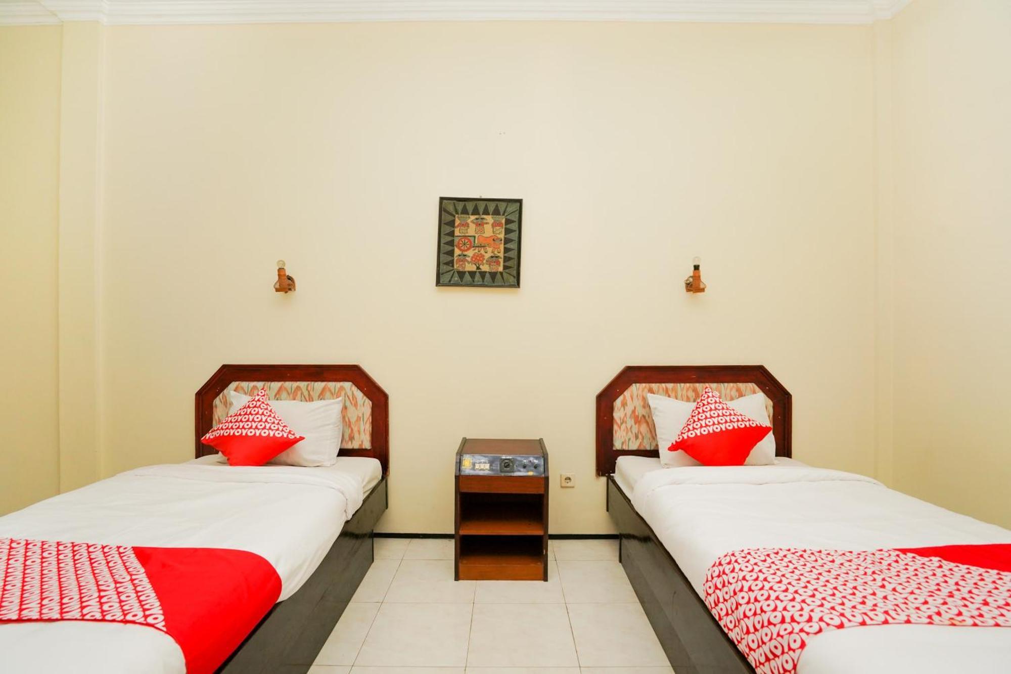 פרובולינגו Oyo 1652 Hotel Tampiarto מראה חיצוני תמונה