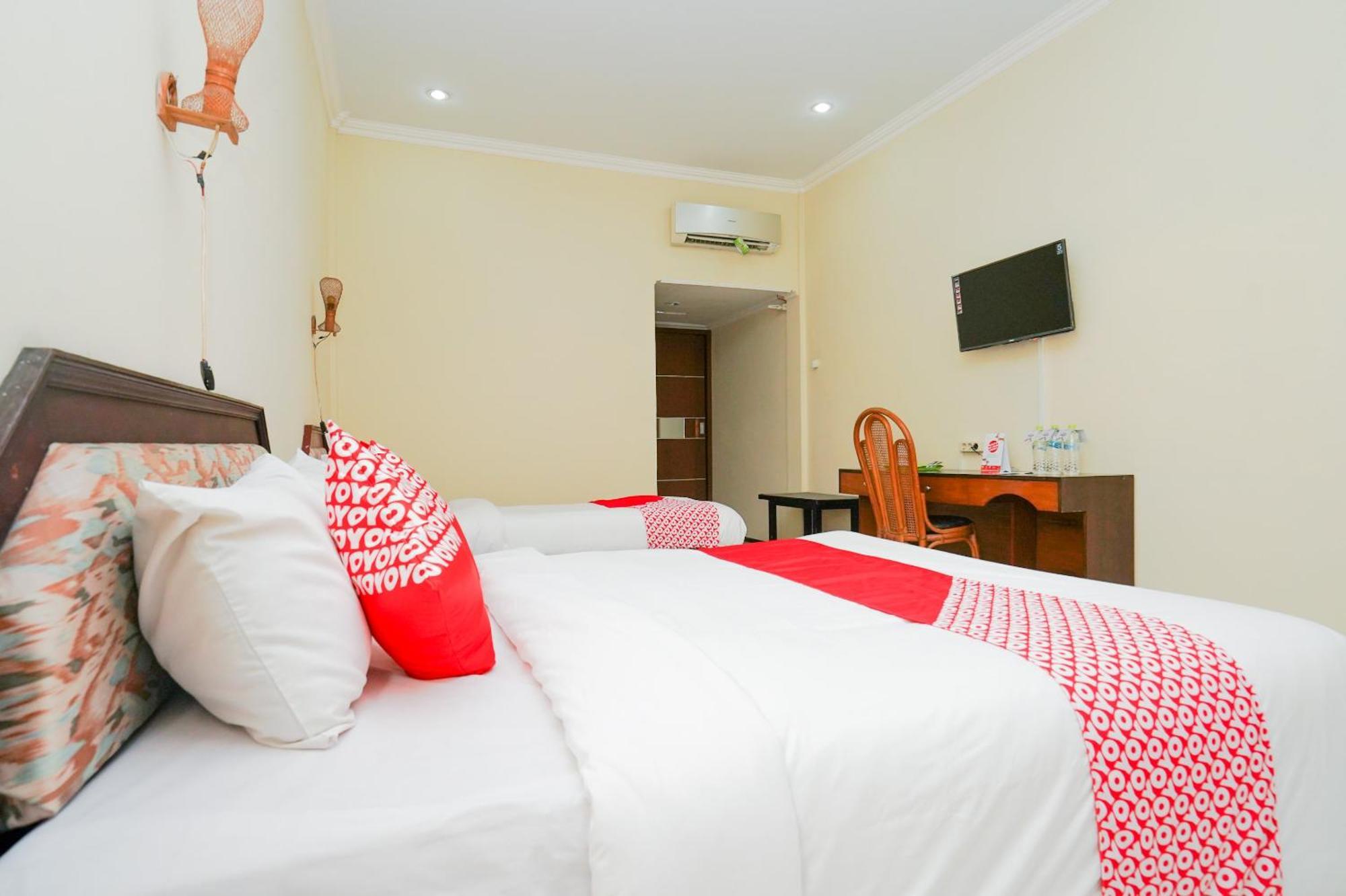 פרובולינגו Oyo 1652 Hotel Tampiarto מראה חיצוני תמונה