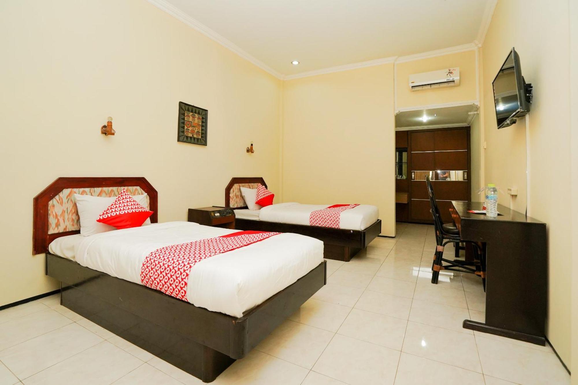פרובולינגו Oyo 1652 Hotel Tampiarto מראה חיצוני תמונה