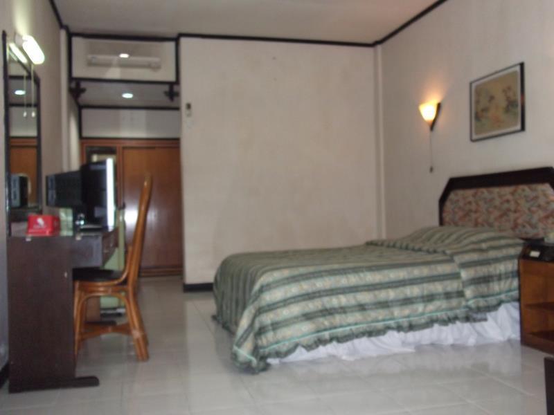 פרובולינגו Oyo 1652 Hotel Tampiarto מראה חיצוני תמונה